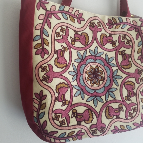 Handbags - 🔥 SOLD Tapestry Canvas Tote Bag